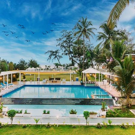 Foxoso La Beach Resort & Spa Old Goa Exteriör bild