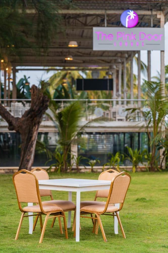 Foxoso La Beach Resort & Spa Old Goa Exteriör bild
